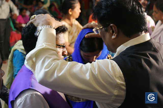 Hundreds Flocked into the Day 2 Blessing Prophetic Prayer held in Belgaum by Grace Ministry. People from all walks of life, immaterial of caste, creed, and religion to listen to the Word of God. 